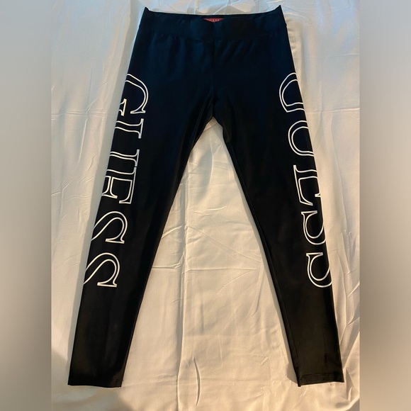 Guess Los Angeles - Picture 1 of 4